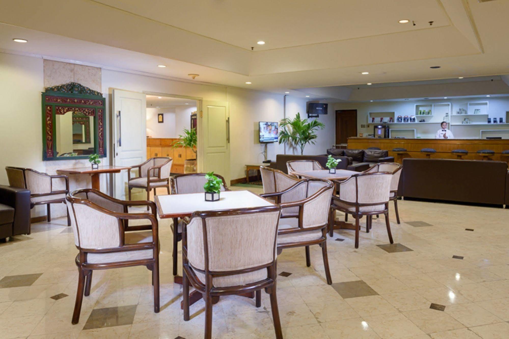Hotel Sahid Surabaya Exterior photo